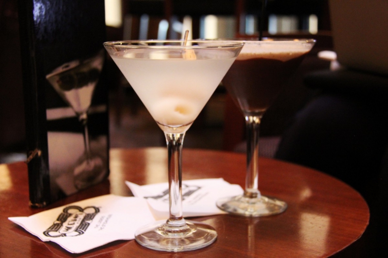 brasserie-TOURTOUR-min_martini_bar_lychee_chocolate_alcohol_liquor_happy_hour_happy-910161